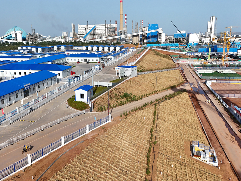 中煤西北能源乌审旗煤电一体化工程临建区护坡绿化工程